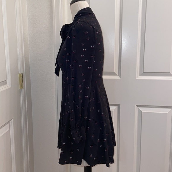 003: EXPRESS v-neck keyhole cutout long sleeve mini dress is women's size XS - Picture 7 of 11